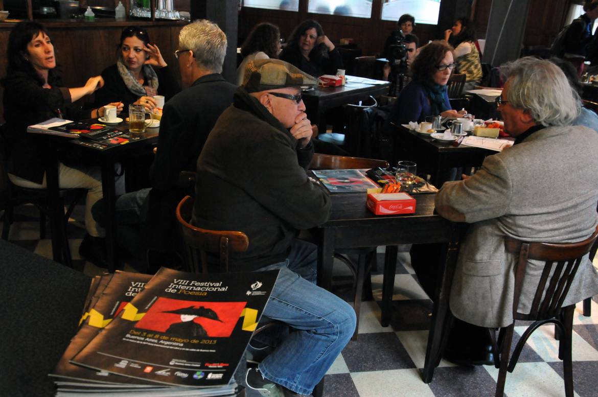 Publico_Bar-Britanico-7-de-mayo.jpg